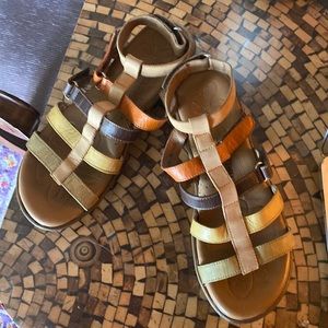 BORN Sandals. Size 7 All adjustable straps
